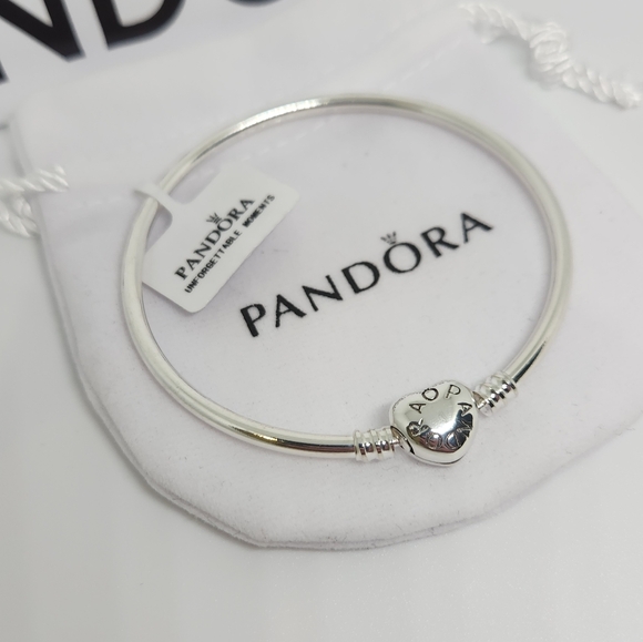 New Pandora Moments Heart Claps Bangle Bracelet for women's size 7.1 inches - Picture 5 of 5
